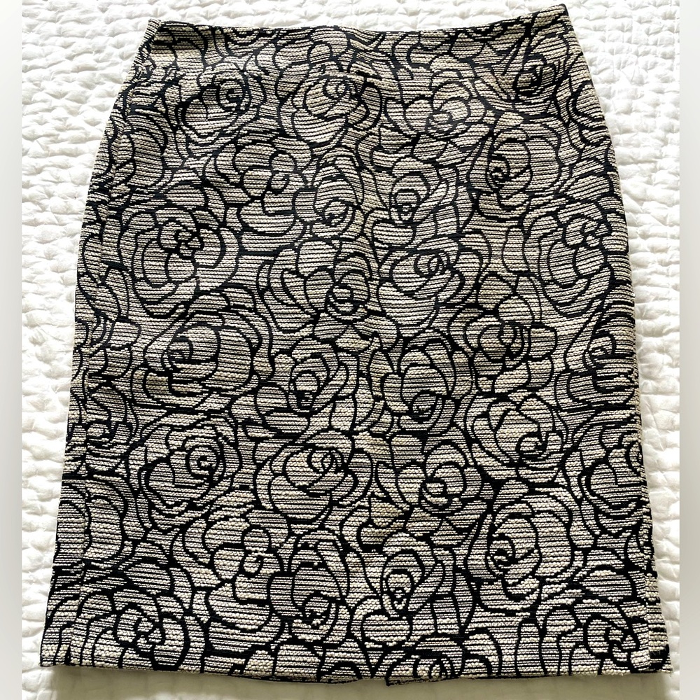 Ann Taylor Cream/Black floral embroidered pencil skirt